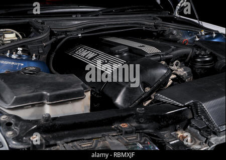 Stanced BMW E46 3er on air bag Suspension abgesenkt und geändert Stockfoto