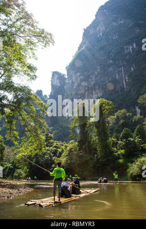 River Rafting in Thailand Khao Sok National Park. Tag, 23. Dezember 2018 Stockfoto
