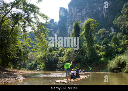 River Rafting in Thailand Khao Sok National Park. Tag, 23. Dezember 2018 Stockfoto