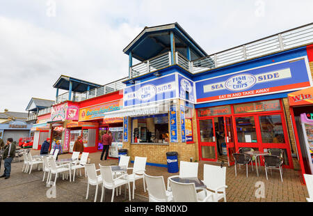 Southsea Island Freizeit, eine bunte Familie Spielhalle und Fish & Chip Shop von Clarence Pier in Southsea, Portsmouth, Großbritannien Stockfoto