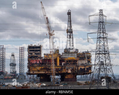 Die Oberseite des Shell Brent Offshore Plattform abgebaut werden und in der Lage, UK, Seaton Port, Seaton Carew, Hartlepool, County Durham, UK recycelt. Stockfoto