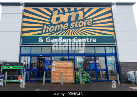 Die B&M Home Store und Garten Center am Lesen Retail Park auf der Oxford Road, Reading, Berkshire, Großbritannien. Stockfoto