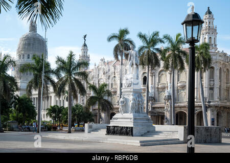 JOSE MARTI (1853-1895) Statue, Grand Theatre & CAPITOL Havanna Kuba Stockfoto