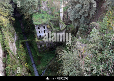 Ruinen einer alten Mühle im Tal der Mühlen, Sorento, Italien Stockfoto