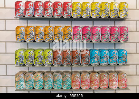 Traditionelle Fischkonserven zum Verkauf an Conserveira de Lisboa, Lissabon, Portugal Stockfoto