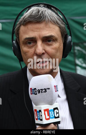 Dave Prentis auf LBC Radio interviewt. Unison Führer David Prentis. Generalsekretär der Unison Dave Prentis. Gewerkschaften. Stockfoto