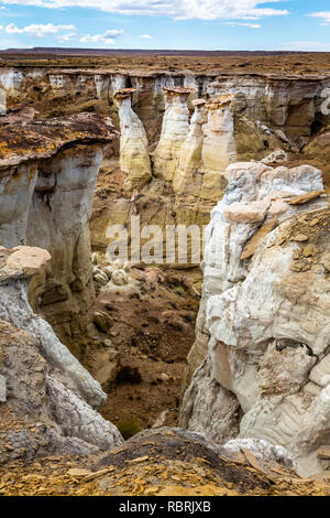 Coal Mine Canyon ist eine bunte Canyon Komplex am Rande der Painted Desert in der Navajo Reservation im Nordosten Arizonas. Stockfoto