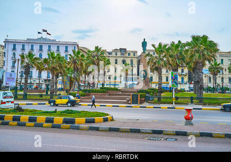 ALEXANDRIA, Ägypten - Dezember 19, 2017: Saad Zaghloul Square ist eine der wichtigsten Sehenswürdigkeiten der Stadt, mit Blick auf Corniche Road, am 19. Dezember in Alexandri Stockfoto