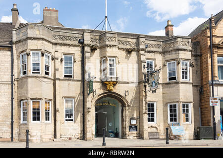 13. jahrhundert der Engel & Royal Hotel, High Street, Grantham, Lincolnshire, England, Vereinigtes Königreich Stockfoto