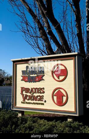 Die Carolina Opry und Piraten Reise Richtung Zeichen in Myrtle Beach, South Carolina, USA Stockfoto