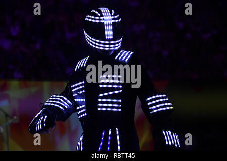 Melbourne, Australien. 12 Jan, 2019. Beleuchtete Tänzer bei Kids Tennis Tag vor der Australian Open 2019 Grand Slam Tennis Turnier in Melbourne, Australien. Sydney Low/Cal Sport Media/Alamy leben Nachrichten Stockfoto