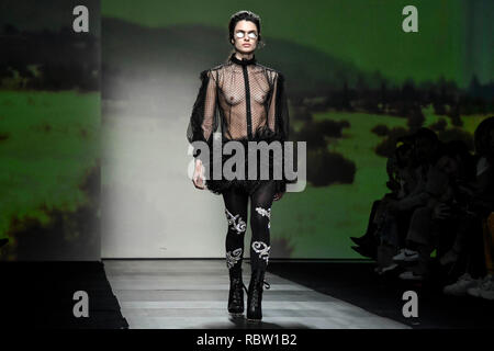 Mailand, Italien. 12 Jan, 2019. Mailand Fashion Week Mode Mann Herbst Winter 2019/2020. FrankieMorello Fashion Show Foto: Modell Credit: Unabhängige Fotoagentur/Alamy leben Nachrichten Stockfoto