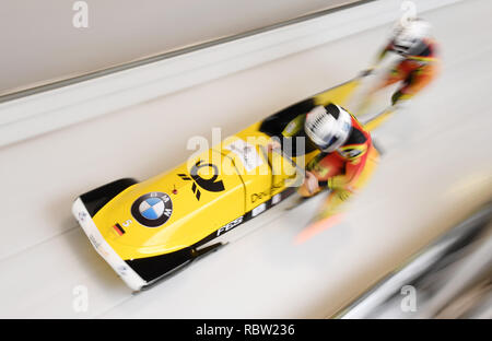 12 Januar 2019, Bayern, Schönau am Königssee: Zwei-mann Bob, Frauen, Kunsteisbahn am Königssee: Deutsche bobsledders Stephanie Schneider und Ann-Christin Strack am Start. Foto: Tobias Hase/dpa Stockfoto