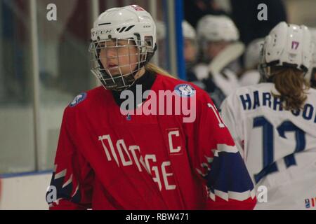 Dumfries, Schottland, 12. Januar 2019. Thea Jorgensen, Kapitän von Norwegen, das Spielen gegen Frankreich im Jahr 2019 Eishockey U18-Weltmeisterschaft, Division 1, Gruppe B, an der Dumfries Eis Schüssel. Credit: Colin Edwards/Alamy Leben Nachrichten. Stockfoto