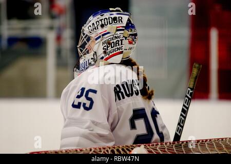 Dumfries, Schottland, 12. Januar 2019. Die Französische netminder Justine Crousy Theode während ihres Gleichen gegen Norwegen in der 2019 Eishockey U18-Weltmeisterschaft, Division 1, Gruppe B, an der Dumfries Eis Schüssel. Credit: Colin Edwards/Alamy Leben Nachrichten. Stockfoto