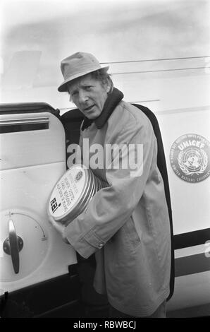 Aankomst Danny Kaye op Schiphol, Bestanddeelnr 921-8294. Stockfoto