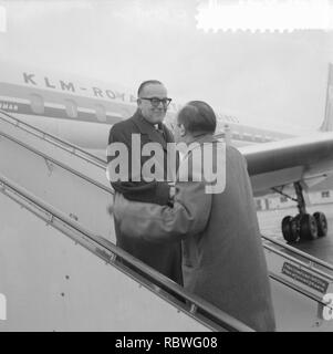 Aankomst op Schiphol van Minister van Suriname en de Nederlandse Antillen, Mini, Bestanddeelnr 912-0320. Stockfoto