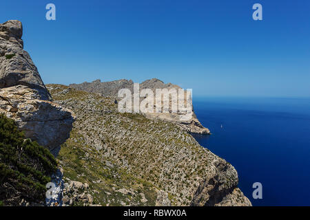 Felsige Küste von Cap de Formentor auf Mallorca Stockfoto