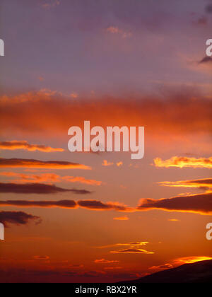 Farbenfroh und wunderbaren Sonnenuntergang. Sunset Landschaft. Armenien Stockfoto
