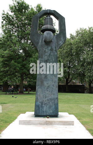 Denkmal für sowjetische Bürger im Zweiten Weltkrieg im Imperial War Museum in Southwark, London Stockfoto