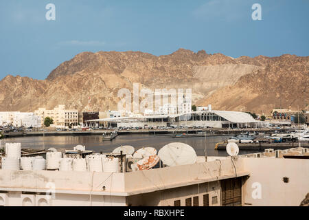 Muscat, Oman - November 1, 2018: Fischmarkt am Hafen von Mutrah in Muscat mit niemand Stockfoto