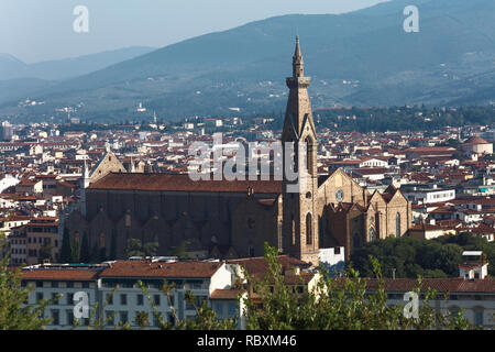 Florenz, Italien - 9. August 2018: Luftaufnahme der Basilika di Santa Croce. Es ist die Begräbnisstätte von einigen der berühmtesten Italiener, daher i Stockfoto