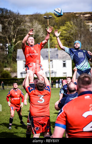 BLAINA, Wales, Großbritannien - 15 April 2017: Blaina vs Tredegar Rugby Spiel WRU Championship League Spiel im Cwmcellyn Park Stockfoto