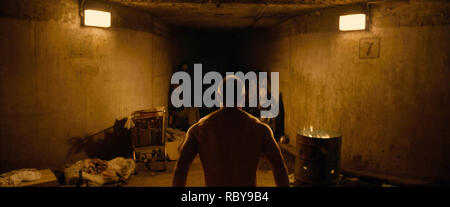 Glas ist ein 2019 amerikanischen Superhelden Thriller geschrieben, produziert und von M.Night Shyamalan geleitet. Der Film ist eine Fortsetzung der bisherigen Filme Unbreakable (2000) und Split (2016 Shyamalan's), kumulativ bildet die Eastrail 177 Trilogie. Dieses Foto ist nur für den redaktionellen Gebrauch bestimmt und unterliegen dem Copyright der Film Company und/oder der Fotograf durch den Film oder die Produktion Firma zugewiesen und kann nur reproduziert durch Veröffentlichungen im Zusammenhang mit der Förderung der oben genannten Film. Eine obligatorische Gutschrift auf dem Film Firma ist erforderlich. Der Fotograf sollte auch angerechnet werden, wenn bekannt. Stockfoto