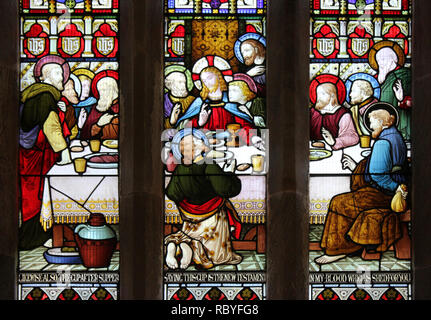 Glasfenster das Letzte Abendmahl in der Kirche des Heiligen Maelog, Llanfaelog, Anglesey Stockfoto