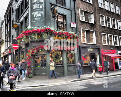 Außenansicht des Herrn Fogg Taverne - Covent Garden - London - Vereinigtes Königreich Stockfoto