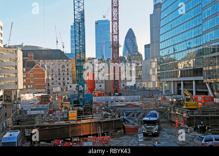 21 Moorfields Baustelle Aussicht von Moor Lane über neue Moorgate Crossrail im Dezember 2018 in der Stadt von London England UK KATHY DEWITT Stockfoto