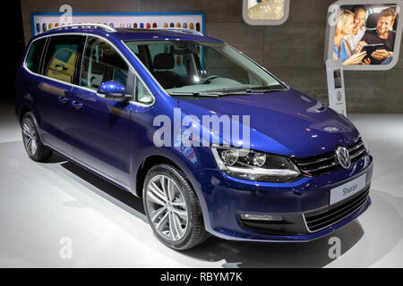 Brüssel - Jan 10, 2018: Volkswagen Sharan Auto an der Brussels Expo Autosalon Motor Show präsentiert. Stockfoto