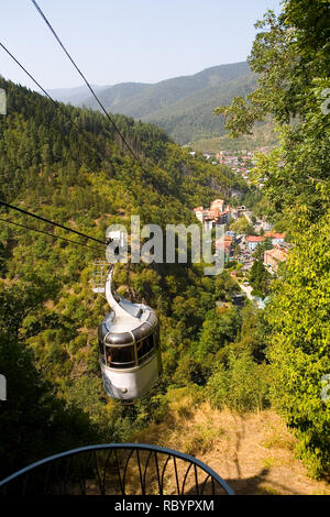 Die Seilbahn über den Nationalpark Borjomi in Georgien. Reisen. Stockfoto