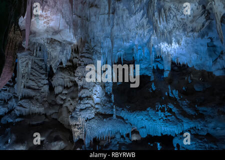 Stalactytes in Prometheus Höhle in Kutaissi Stockfoto