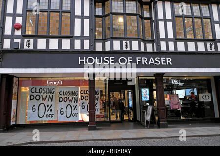 House of Fraser Kaufhaus in Shrewsbury Schließung Verkauf Zeichen im Dezember Shropshire England Großbritannien 2018 KATHY DEWITT DE WITT Stockfoto
