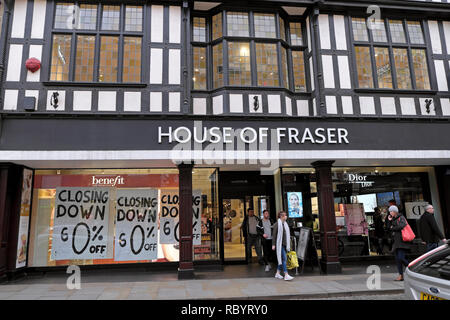 House of Fraser Kaufhaus in Shrewsbury Schließung Verkauf Zeichen im Dezember Shropshire England Großbritannien 2018 KATHY DEWITT DE WITT Stockfoto