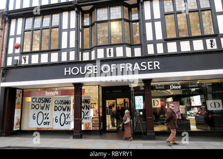 House of Fraser Kaufhaus in Shrewsbury Schließung Verkauf Zeichen im Dezember Shropshire 2018 England UK KATHY DE WITT Stockfoto