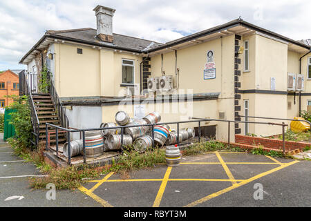 Verfallenes Trades and Labour Club in Redditch, warten auf den Abriss. Stockfoto