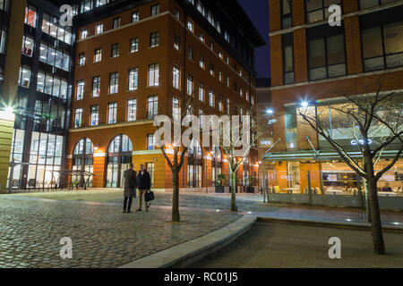 Brindley Place oder BrindleyPlace, Birmingham City Centre in der Nacht, Großbritannien Stockfoto