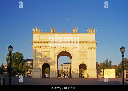 Brandenburger Tor, Luisenplatz, Potsdam, Brandenburg, Deutschland, Europa | Brandenburger Tor, Luisenplatz, Potsdam, Brandenburg, Deutschland, Europa Stockfoto