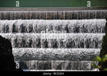 Blick von der Brücke der Lechfall in der Nähe Lech Stockfoto