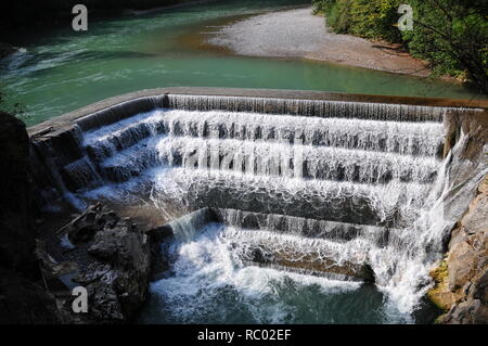 Blick von der Brücke der Lechfall in der Nähe Lech Stockfoto