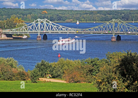 Glienicker Brücke, Verbindung Berlin - Potsdam über die Havel, im 'Kalten Krieg' Agentenaustausch Ost-West, z.B. Abel - Gary Powers 1962, Potsdam, Bra Stockfoto