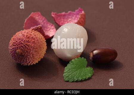 Dragon lychee Auge, Beere, Obst und Knochen noch Leben Stockfoto