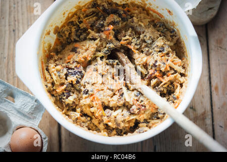 Plumpudding Butter in Schüssel Stockfoto