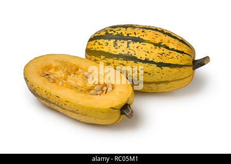 Frische rohe Ganze und halbierte spaghetti Squash auf weißem Hintergrund Stockfoto