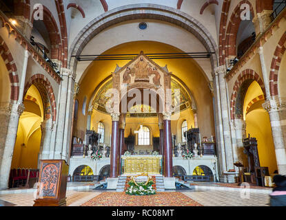 Mailand, Italien - 29. Dezember 2018. Chor der Basilika Sant' Ambrogio. Mailand, Lombardei, Italien. Stockfoto