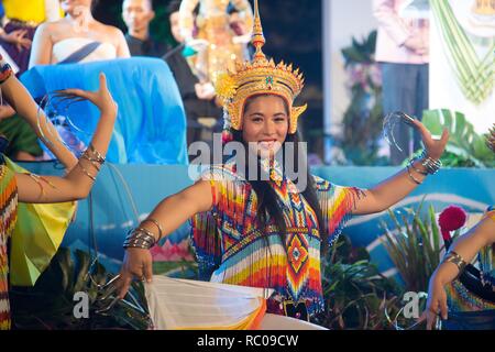 Die klassischen thailändischen tune Monohra ist eine Art Tanz Drama mit Ursprung in Thailand auf der Plattform in Loykratong Festival. Stockfoto