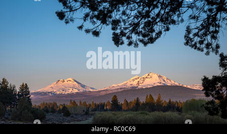 Drei Schwestern von Indischen Ford Wiese, Central Oregon. Stockfoto