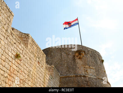 Kroatische Flagge auf Spanische Festung in der Stadt Hvar auf der Insel Hvar, Kroatien Stockfoto